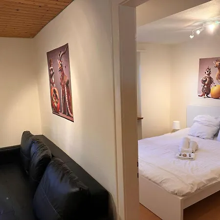 Pearl10 Next To The Daisies Pieterlen