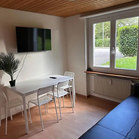 Pearl10 Next To The Daisies